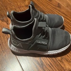 Nautica grey tennis shoes toddler size 8
